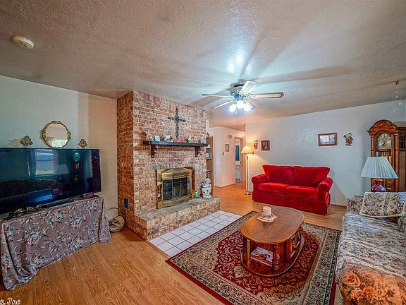 4th image of 140 Rainwood Way