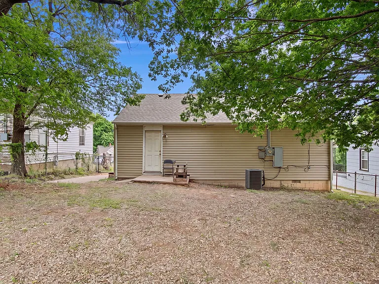 1305 Bellevidere Dr — Photo 21