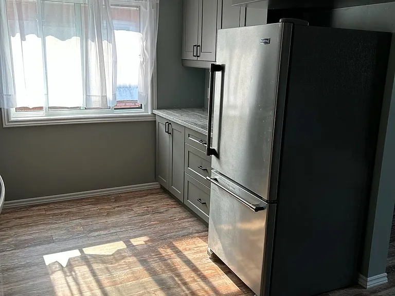 410 Admiral St — Photo 8