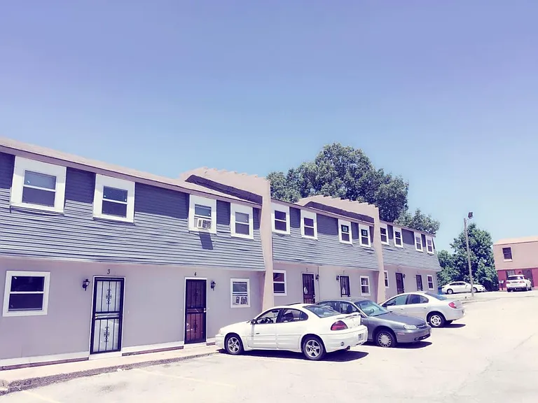 1820 E Johnson Ave — Photo 1