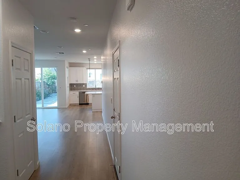 938 Fruit Stand Cir — Photo 3