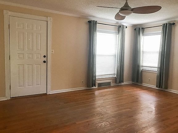2nd image of 8301 Mercier St