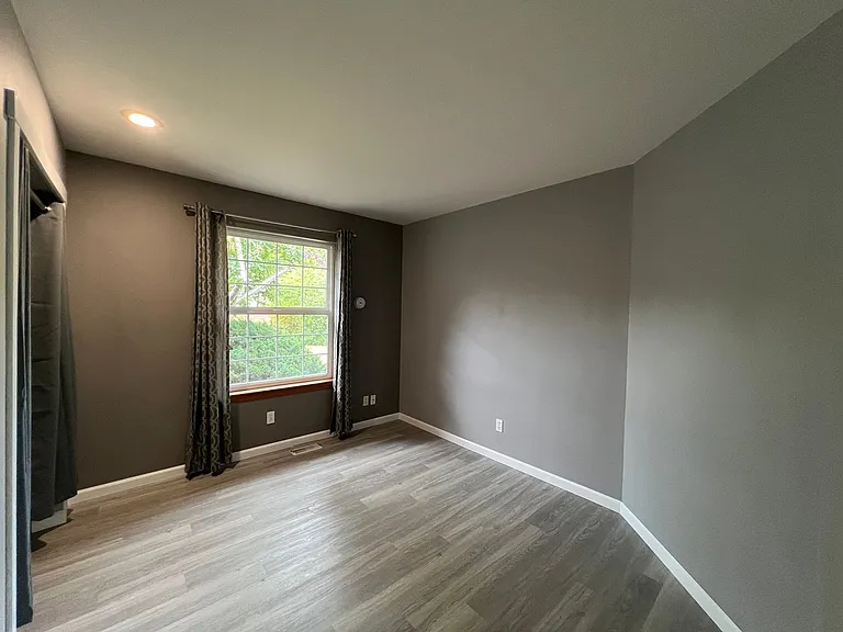 1360 Roma Rd — Photo 14