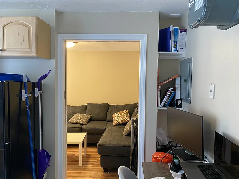 220 Hanover St #5 — Photo 17