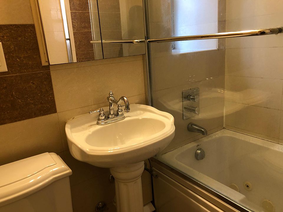 2nd image of 37 Duncan Ave APT 4J