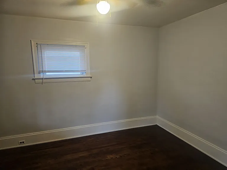 3518 Schiller Ave #UPSTAIRS — Photo 16