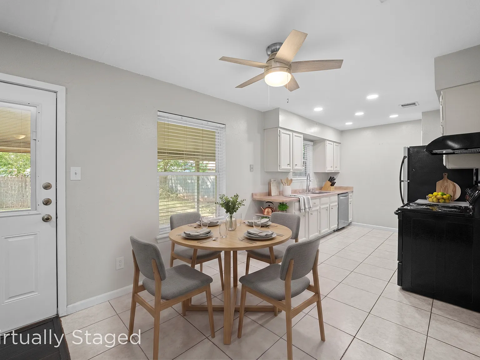 3 bed, 1079 sqft, $1,600 — Photo 4