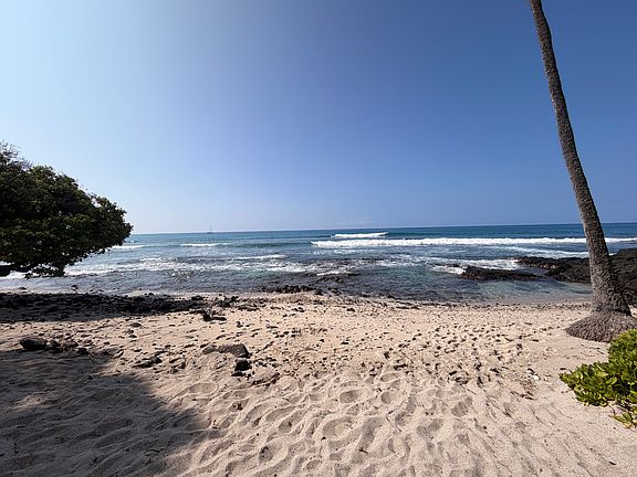 3rd image of 76-6259 Alii Dr #132