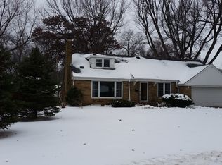 1598 S Ridgewood Ln W, Roseville, MN 55113