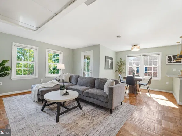 6723 W Wakefield Dr APT B1, Alexandria, VA 22307