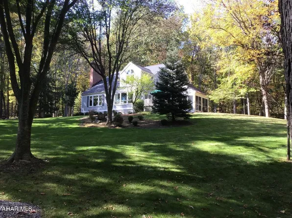 341 Bradtree Ln, Hollidaysburg, PA 16648