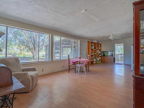 4th image of 650 6th Ave