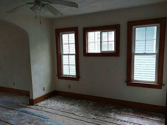 4th image of 918 N Day Ave