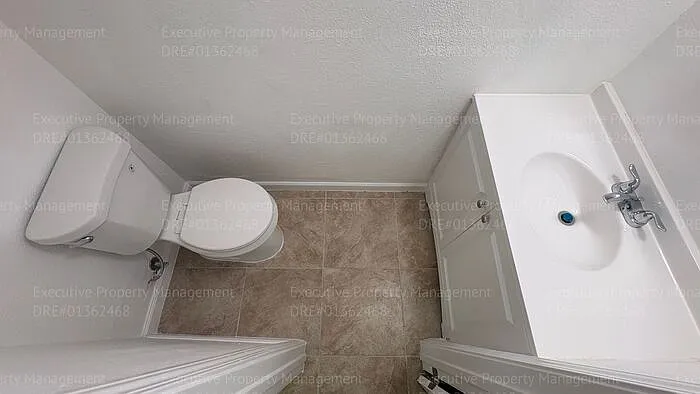 2909 S Chester Ave #16 — Photo 10