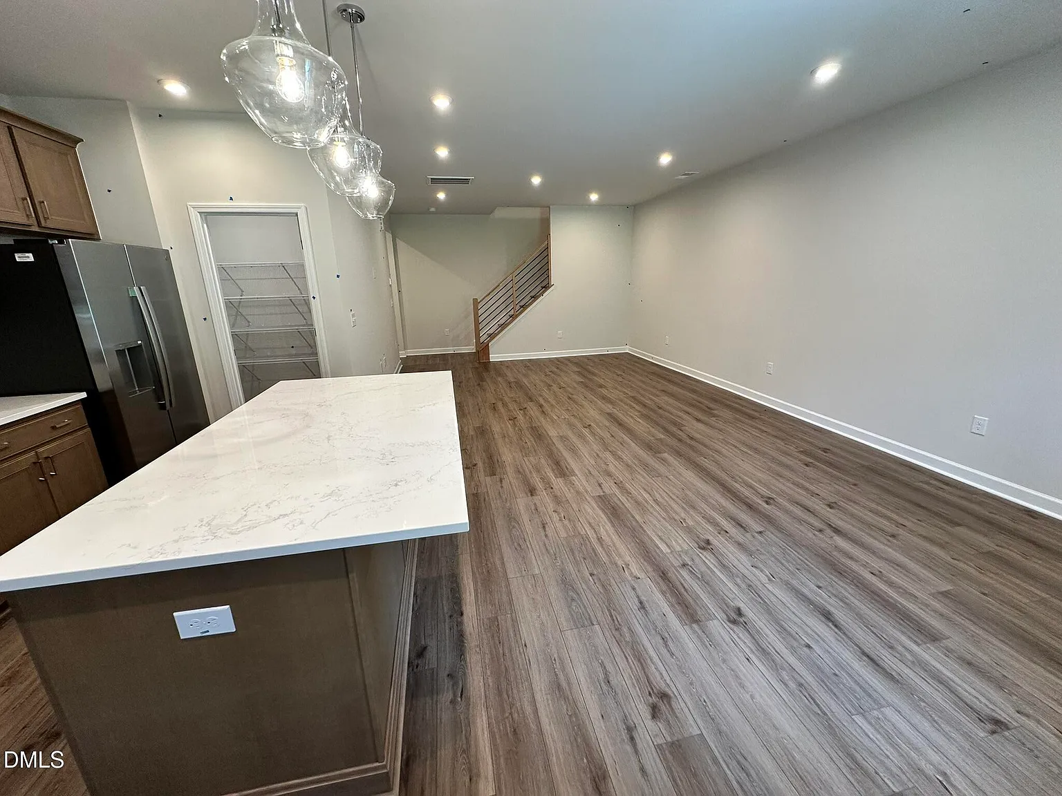 3 bed, 2.5 bath, 1812 sqft, $2,150 — Photo 2