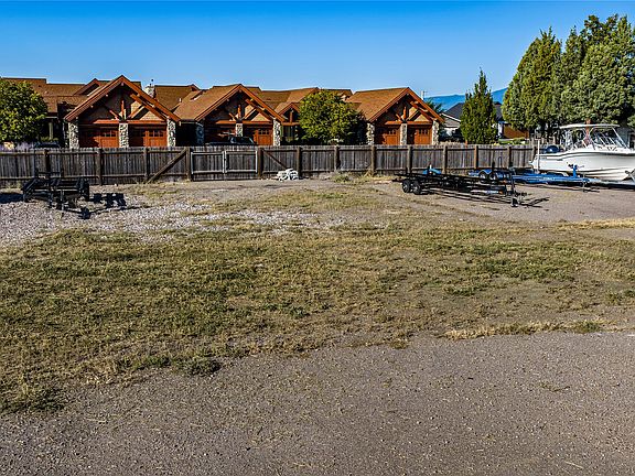 3rd image of 602 6th St W #6