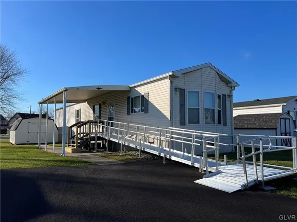 5102 Stone Terrace Dr, Whitehall, PA 18052