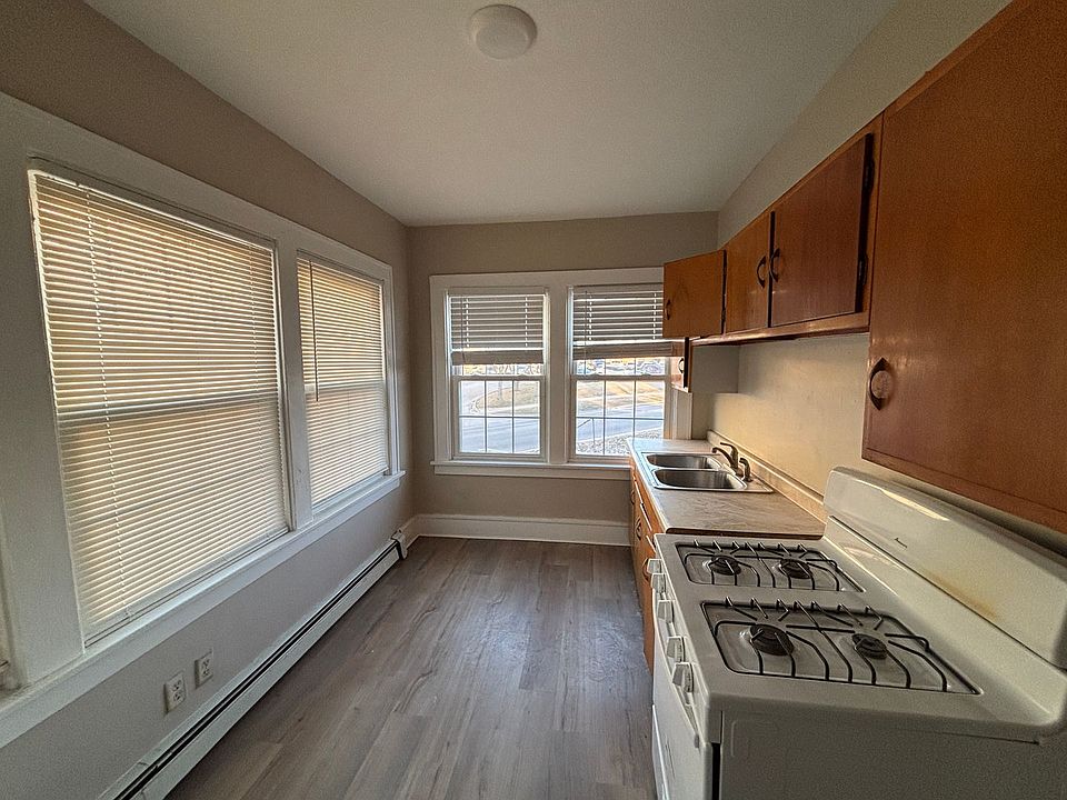 2nd image of 2715 Stone Park Blvd #1