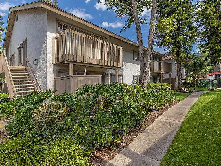12851 Haster St — Photo 10