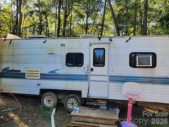5th image of 4715 Needmore Rd #3