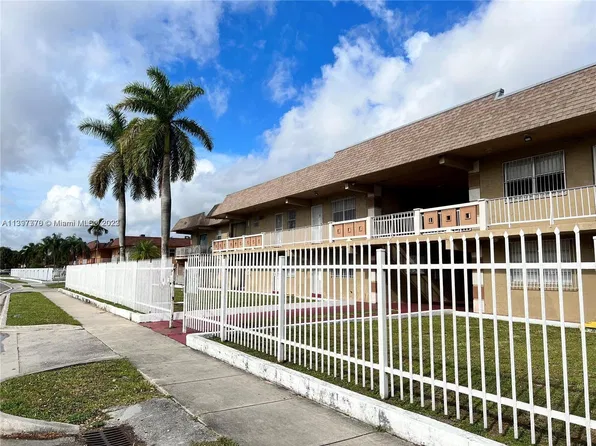 301 NW 177th St APT 141, Miami Gardens, FL 33169