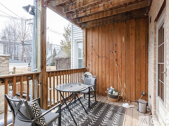 3rd image of 1447 W Berteau Ave #1
