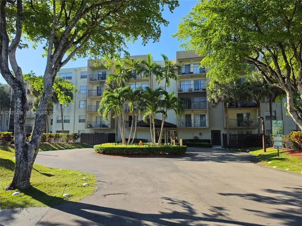 14250 SW 62nd St APT 409, Miami, FL 33183