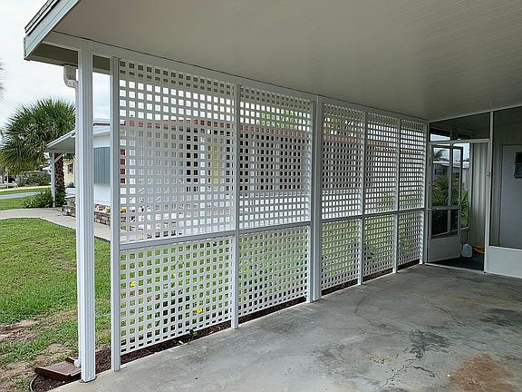 New Lattice Sun Block