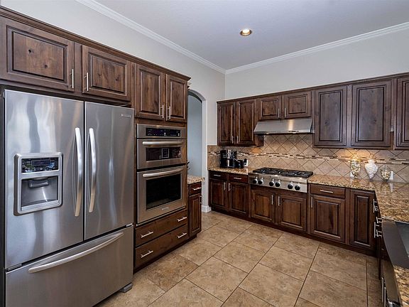 5th image of 327 W Herro Ln