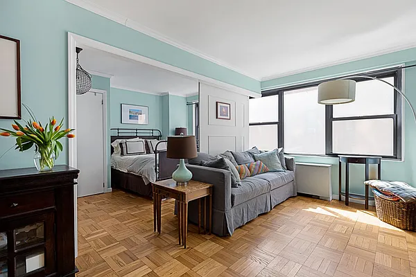 Sold by Compass | media 1