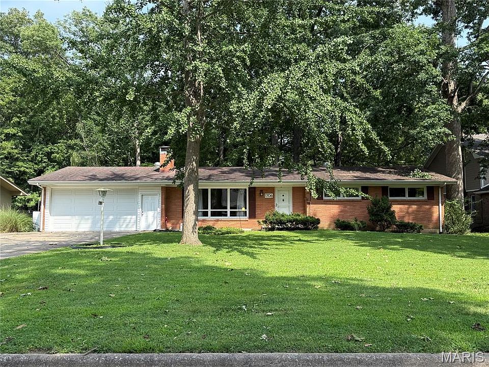 1st image of 1706 Brookwood Dr