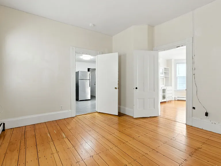 547 Broadway — Photo 21