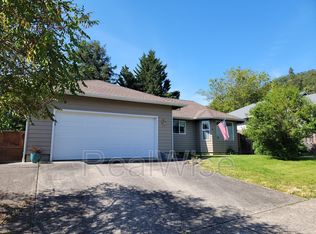 2301 SE Chinaberry Ave, Roseburg, OR 97470