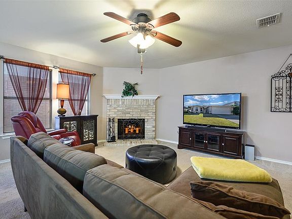 4th image of 2613 Mountain View Dr