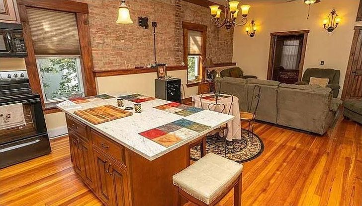 1st image of 27 N Montgomery St #1