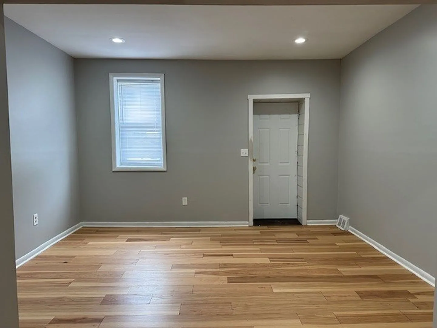 Introducing a cozy updated 3-bedroom, 1-bathroom house located in the Harrisburg School District ... — Photo 3