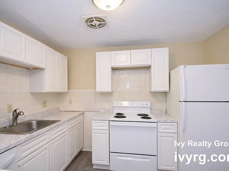1105 Lexington St #7-3 — Photo 7