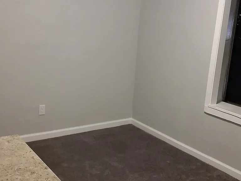 307 W B St #1 — Photo 8