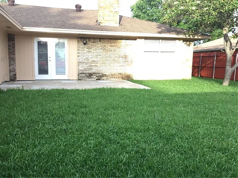 5813 Bobbie Ln — Photo 7