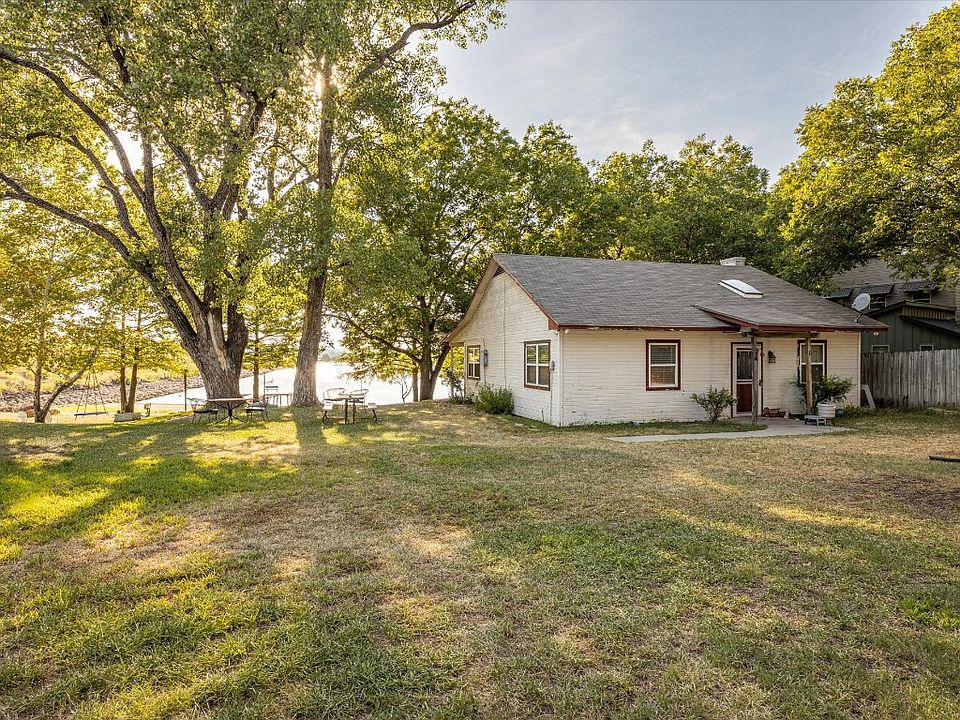 1st image of 701 E Lake Dr