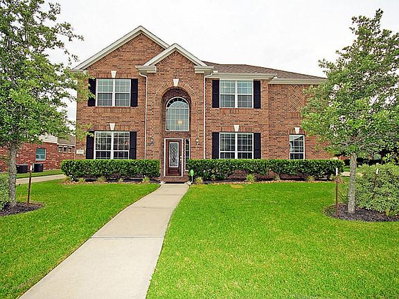 Stately home, convenient to schools, shopping, freeways.