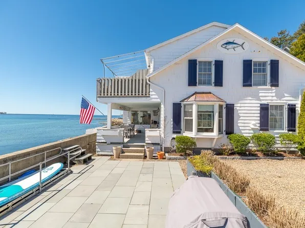 8 Bickford Way, Gloucester, MA 01930
