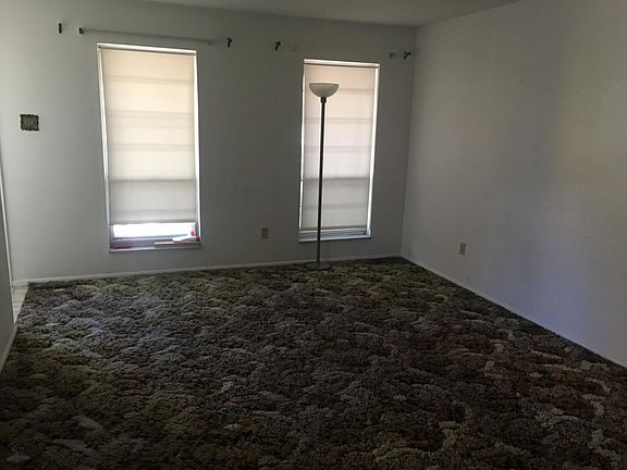 3rd image of 10126 Buffton Dr