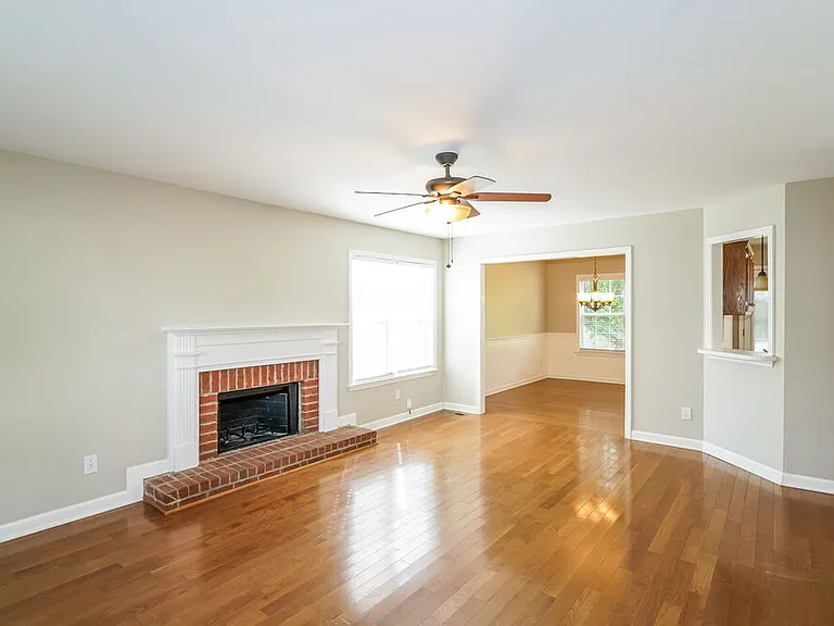 2817 Sutherland Dr — Photo 5