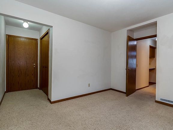 3rd image of 3905 Monona Dr APT 10