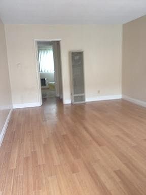 2nd image of 2936 W El Segundo Blvd APT 4
