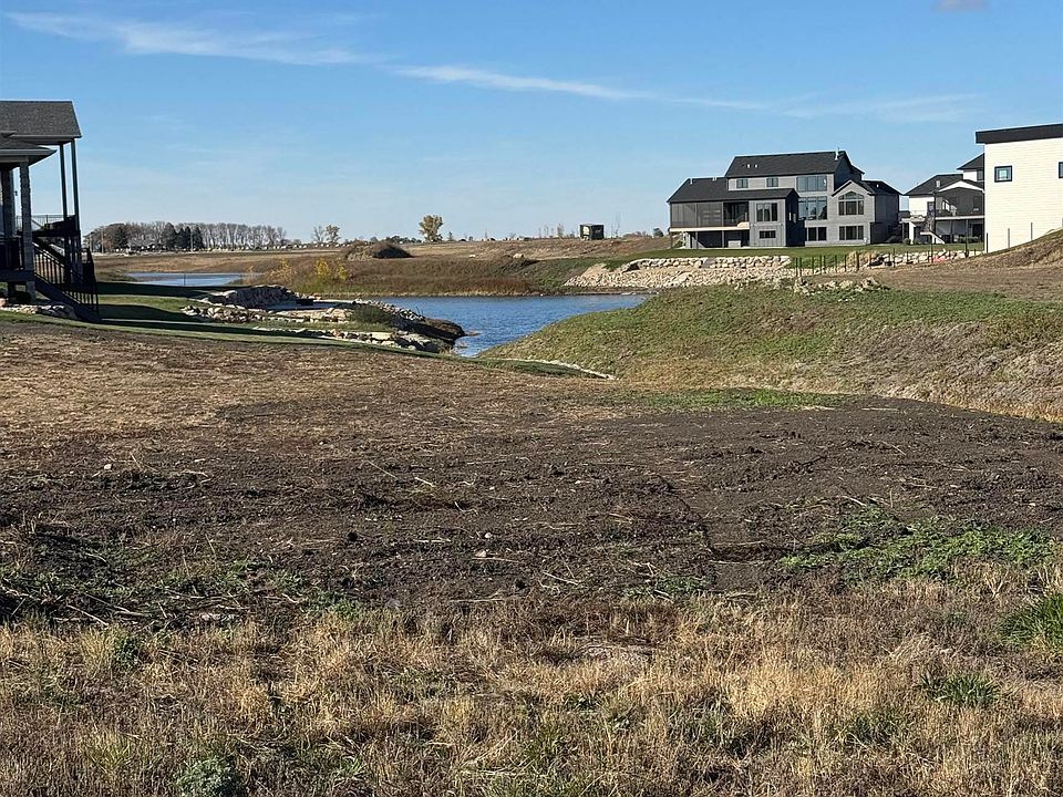 2nd image of 1210 E Madison St