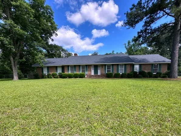 20 River St, Lumber City, GA 31549