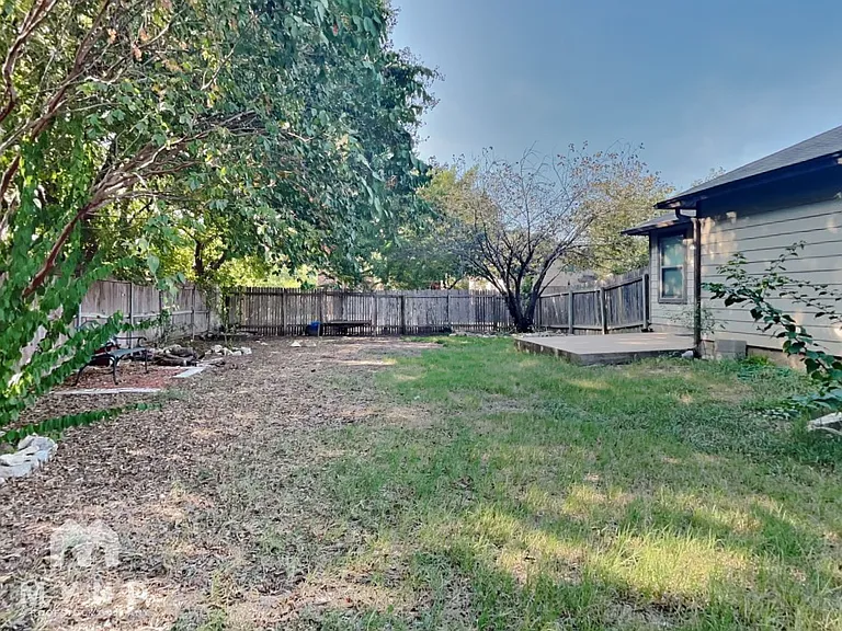 1001 Apollo Cir — Photo 22