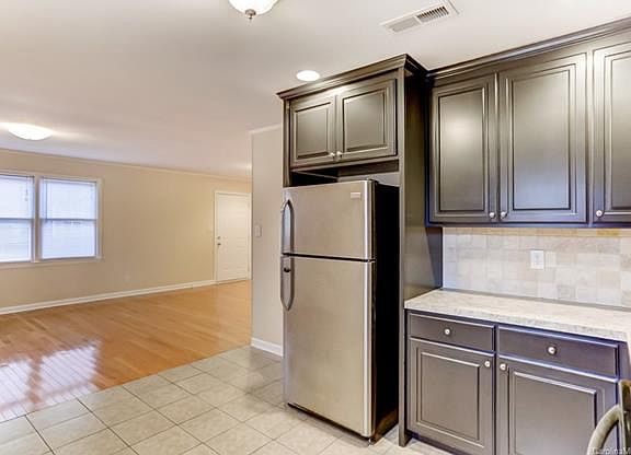 5th image of 616 Laundry St